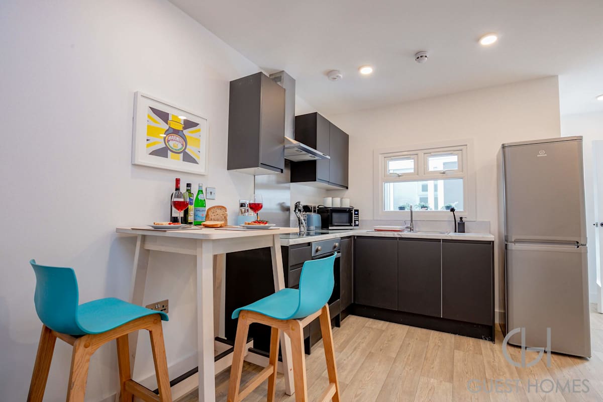 Croydon Road Abode – photo 1