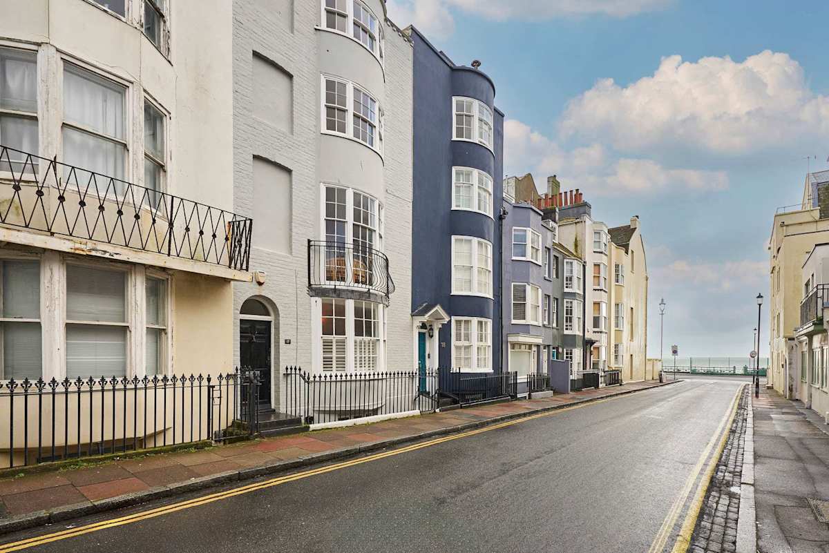 Bedford Street – photo 25