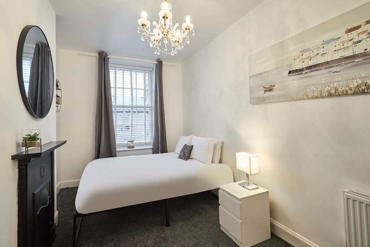 Queen Street Apartment – photo 5