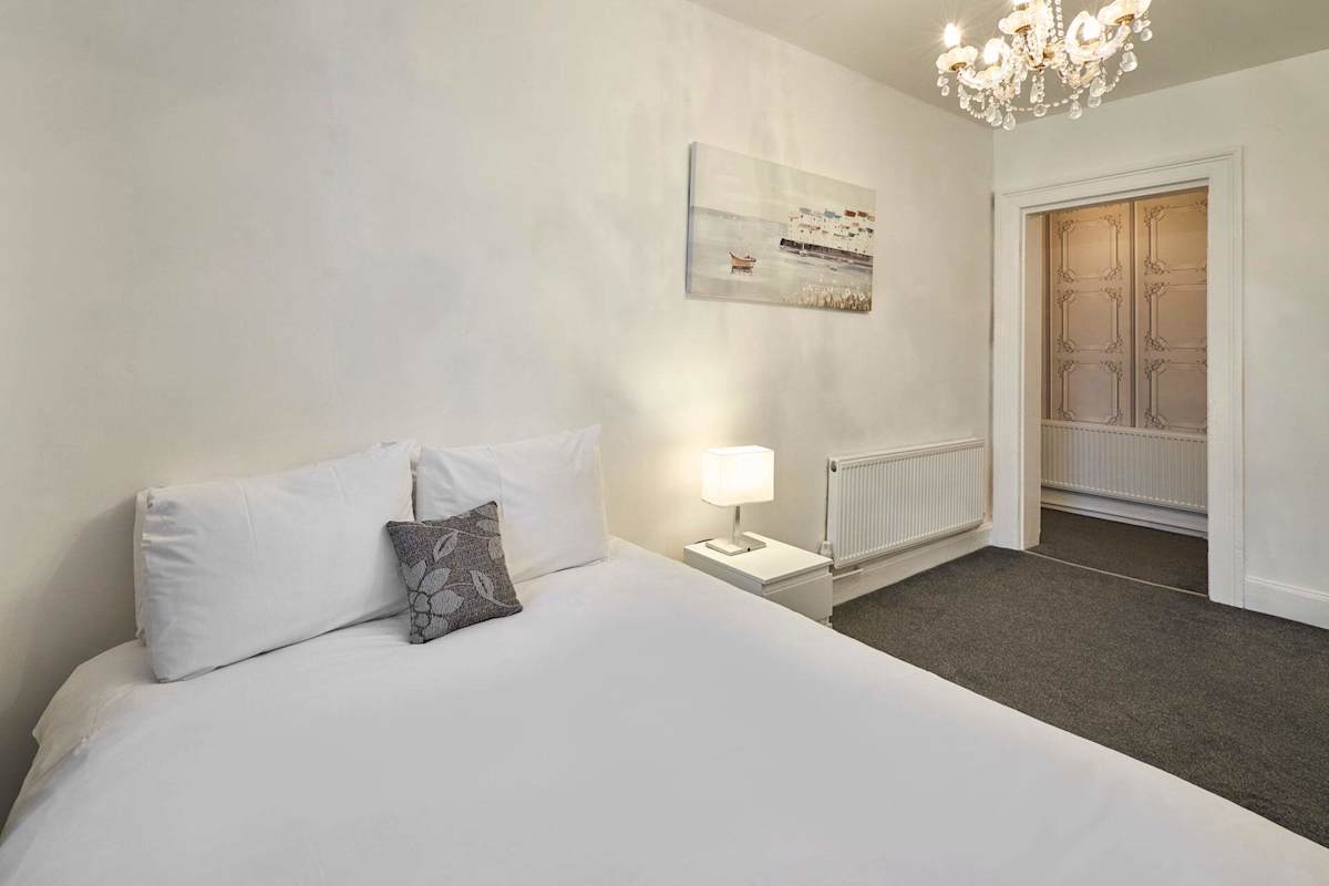 Queen Street Apartment – photo 7