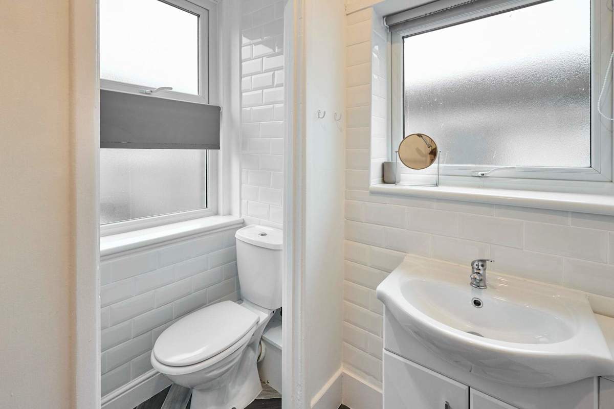 Queen Street Apartment – photo 16