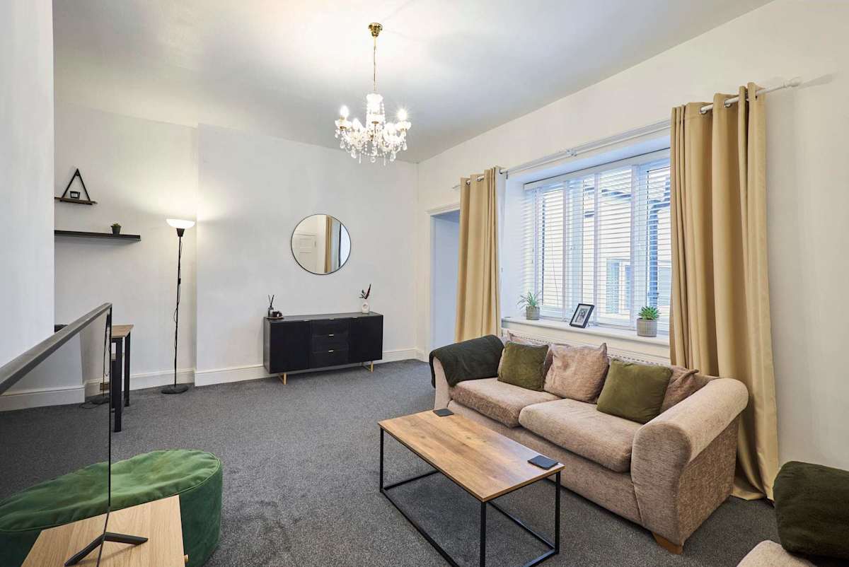 Queen Street Apartment – photo 13