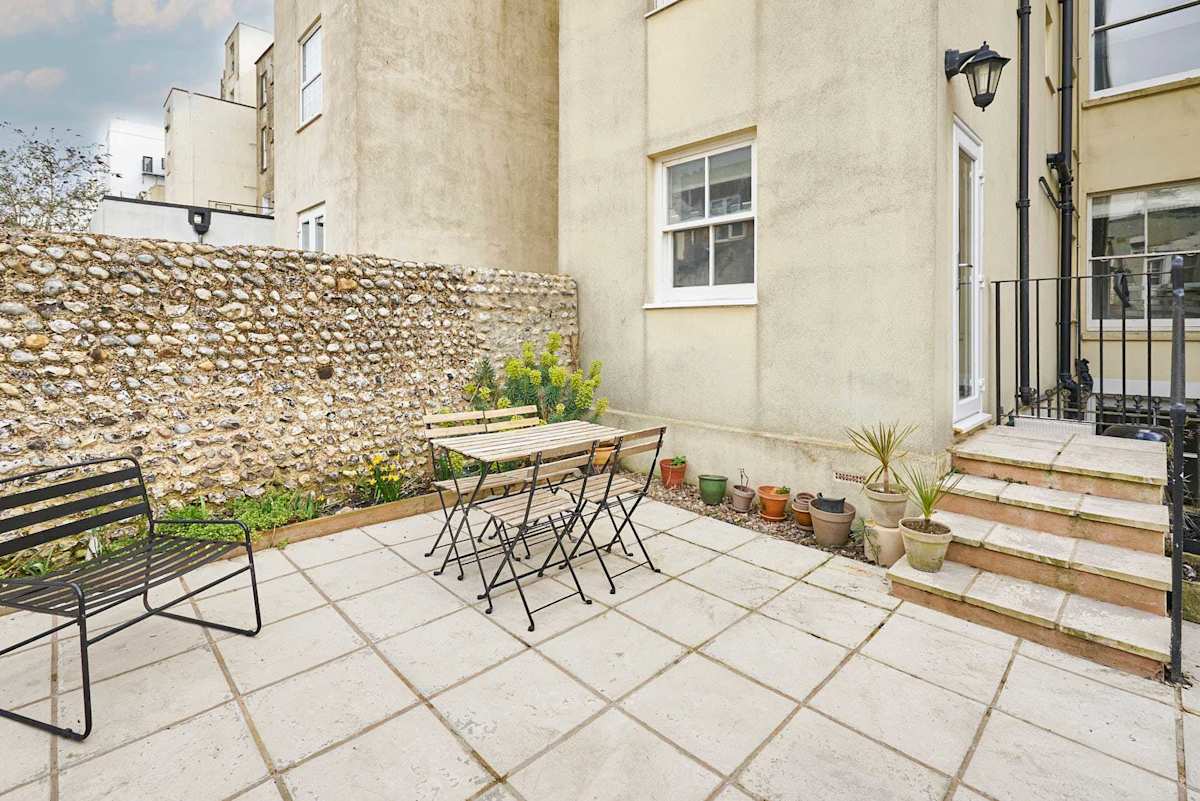 Brunswick Place Flat – photo 4