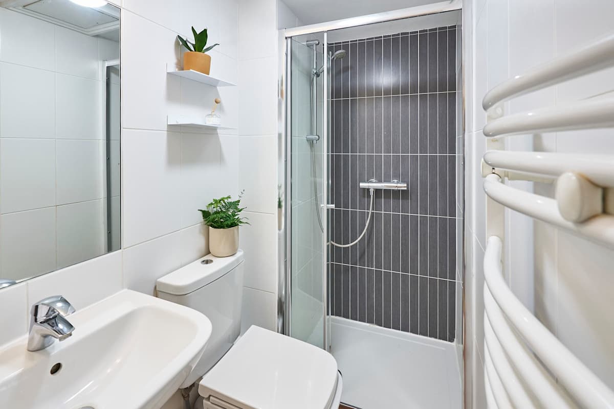 Brunswick Place Flat – photo 17