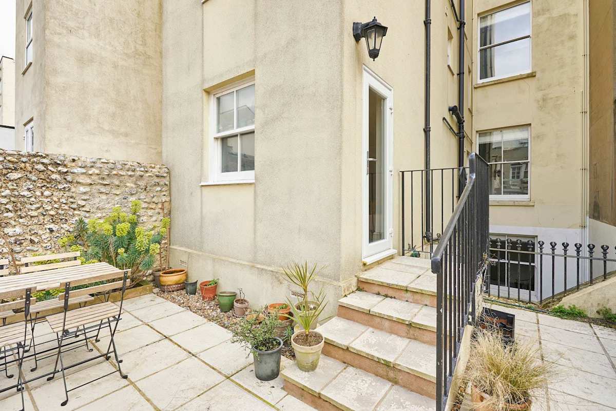Brunswick Place Flat – photo 19