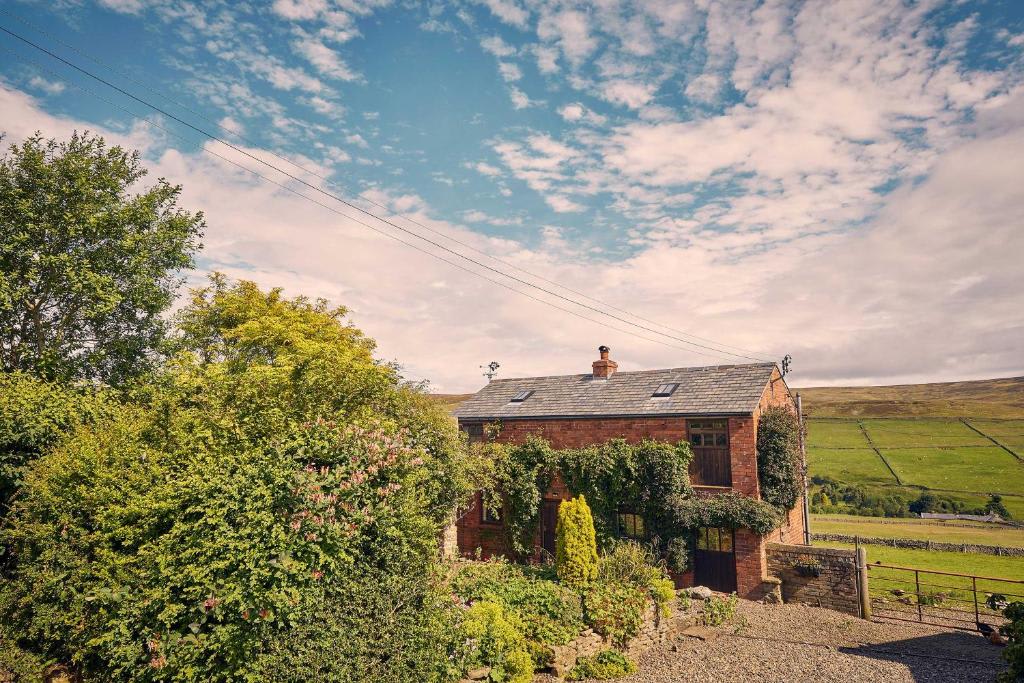 The Red Brick Barn – photo 20
