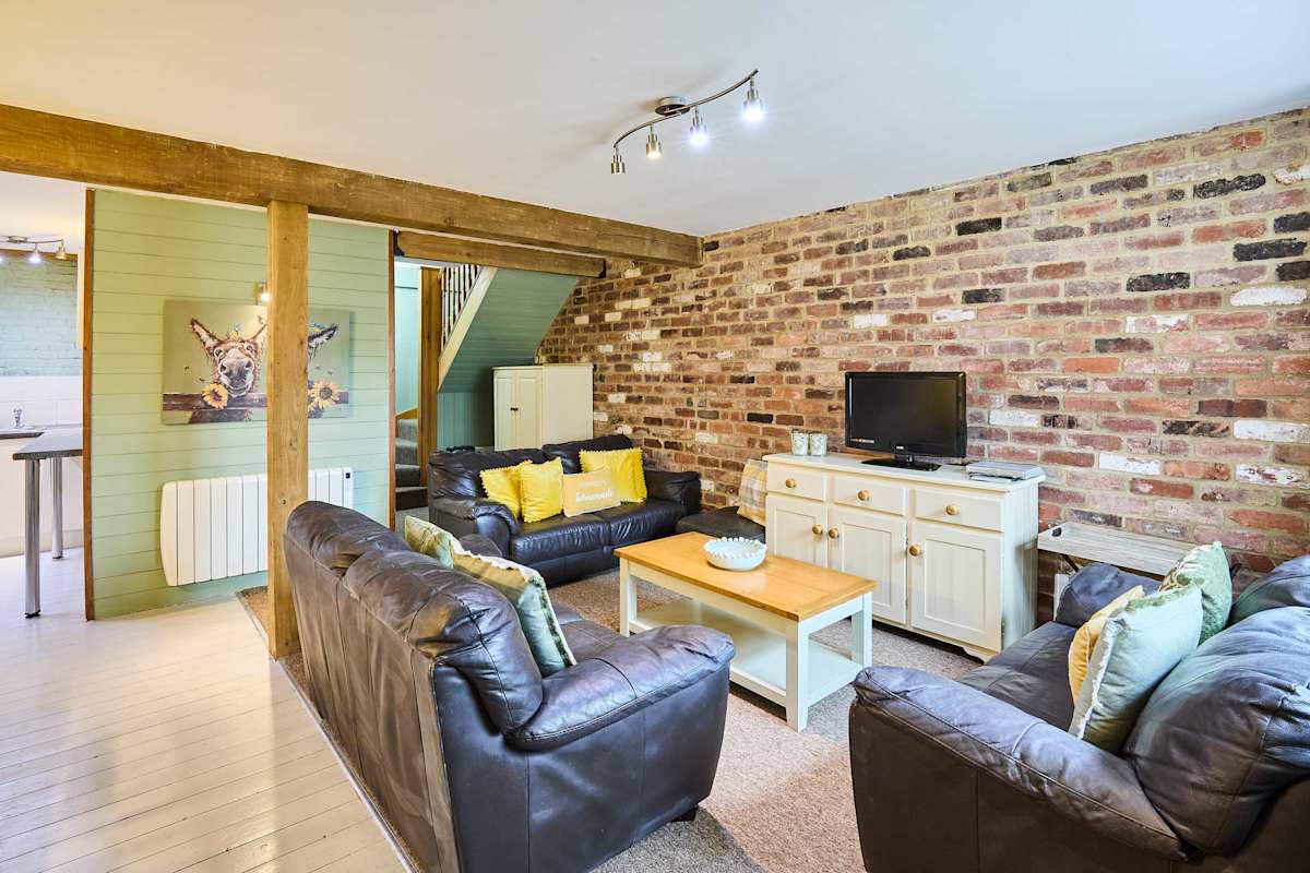 West Barn – photo 1