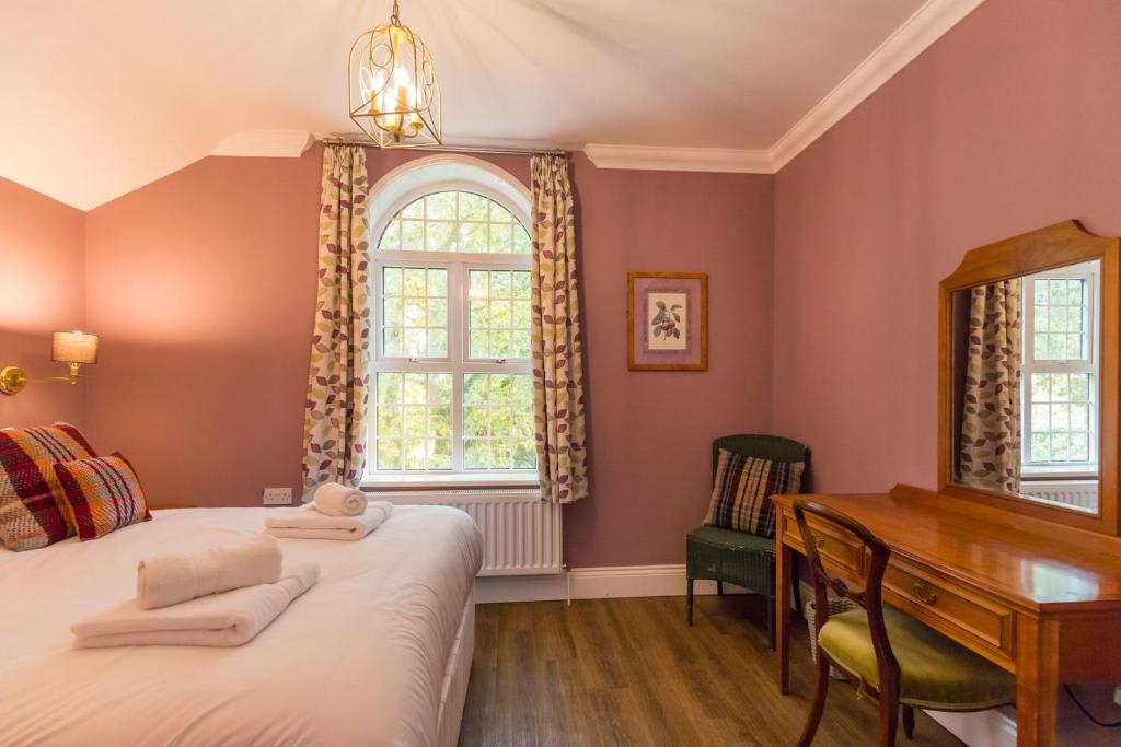 Redwings Sanctuary Rooms – photo 15