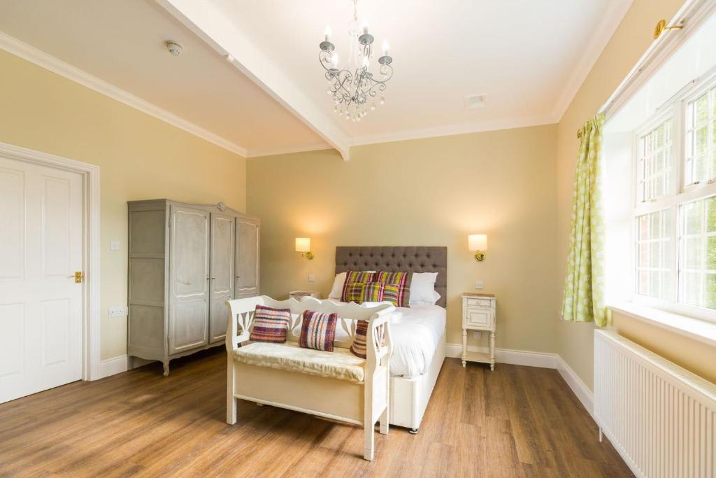 Redwings Sanctuary Rooms – photo 21