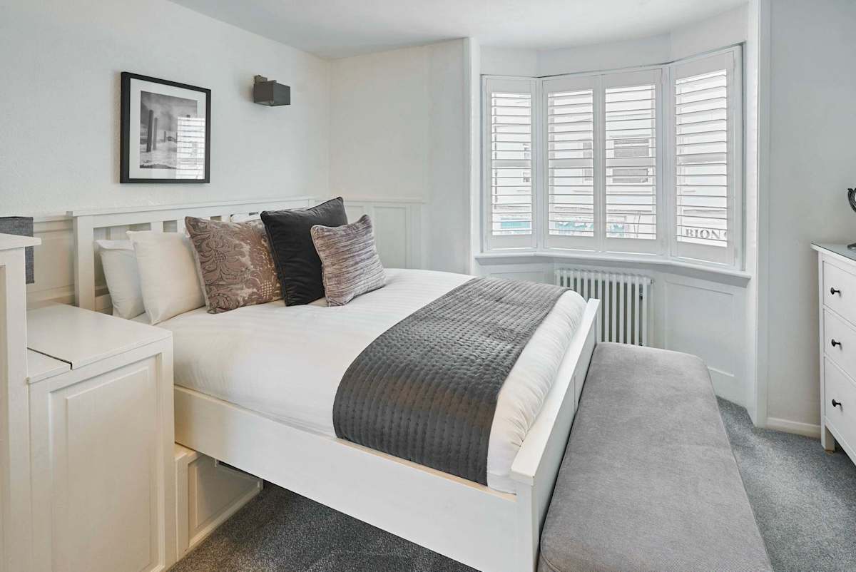 George Street Retreat – photo 3