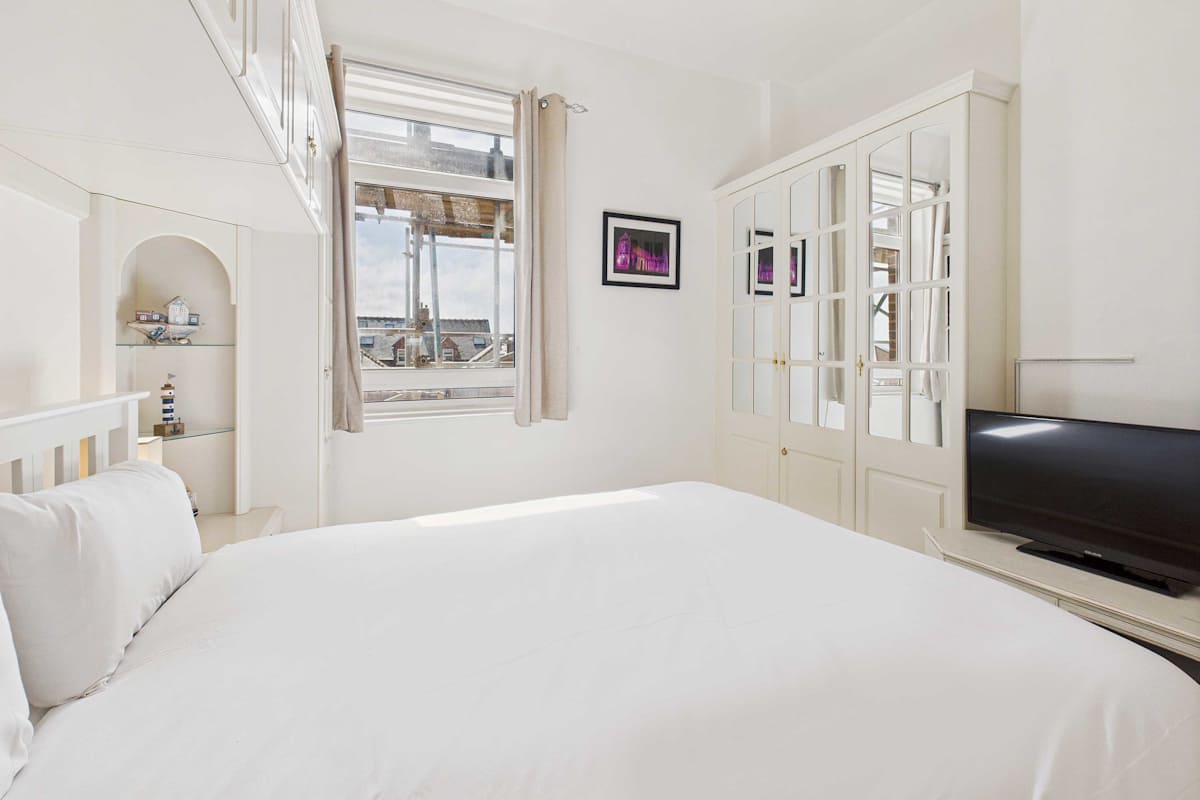 27 Metropole Towers – photo 12