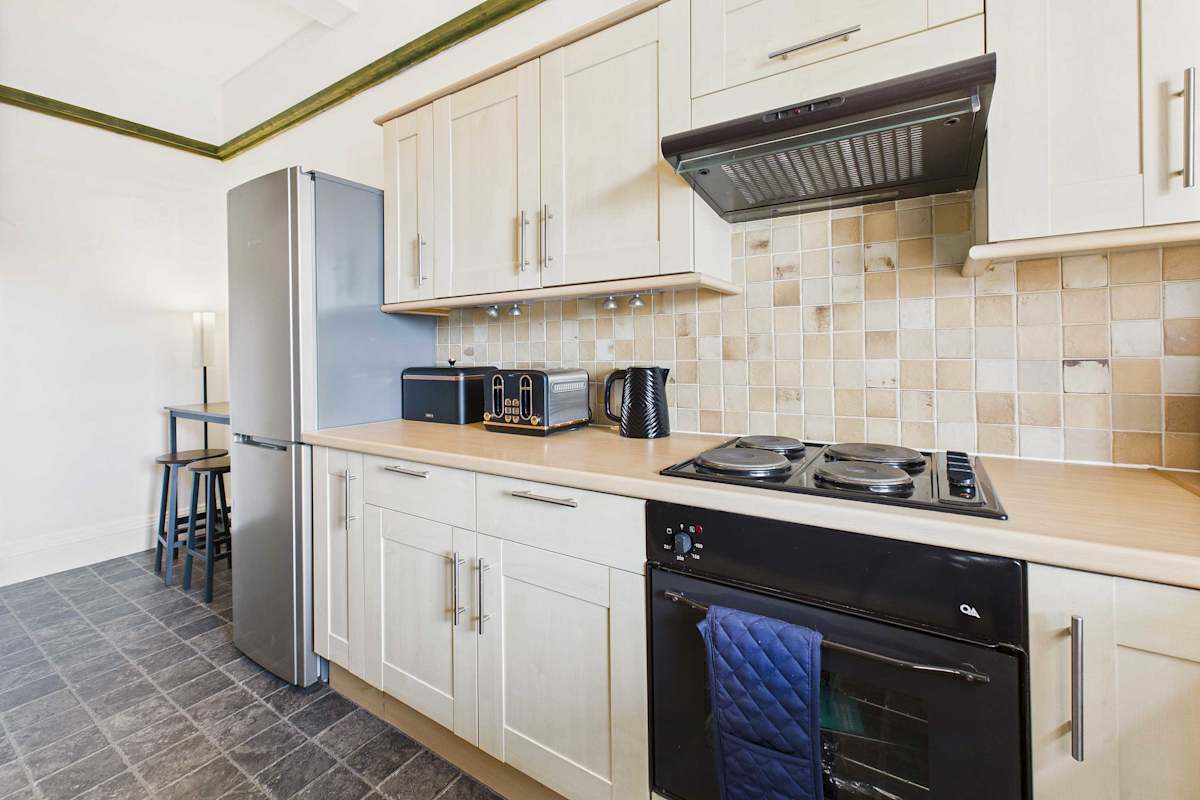 27 Metropole Towers – photo 16