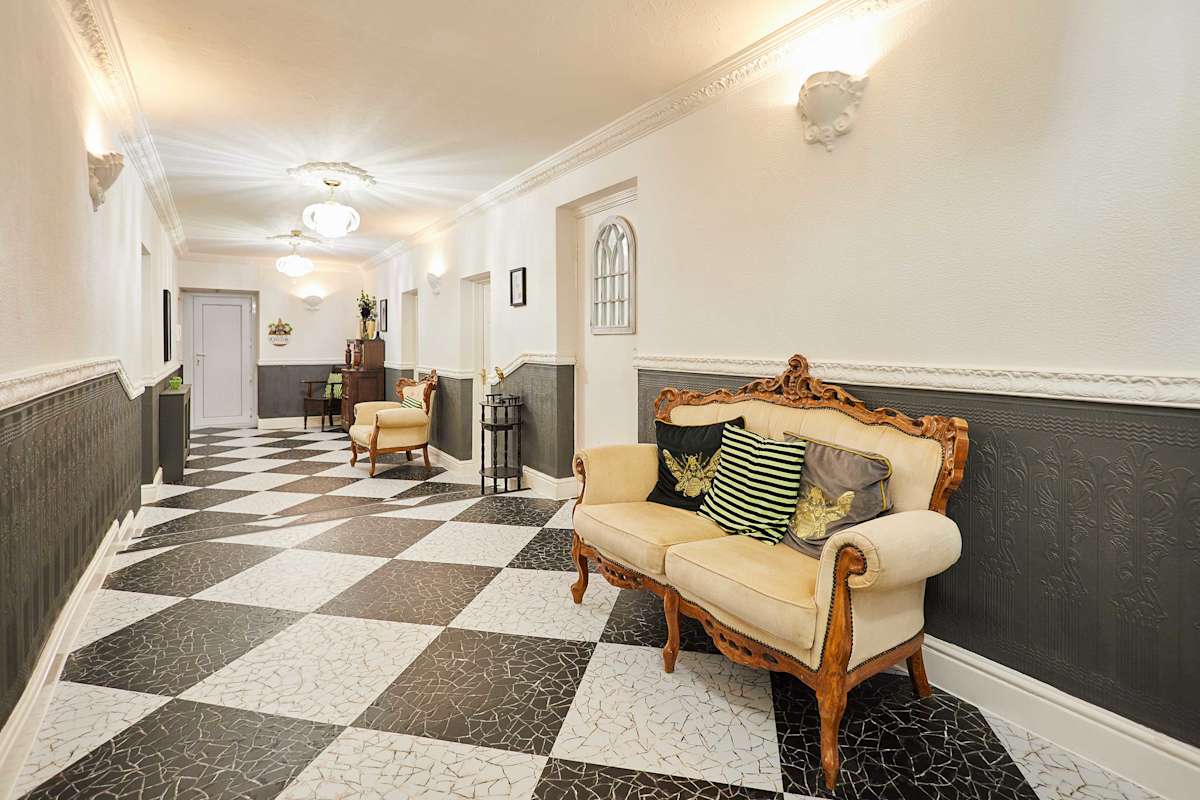 Regency Mansions Apartment – photo 6