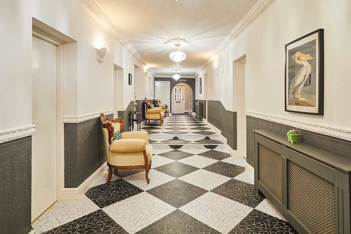 Regency Mansions Apartment – photo 5