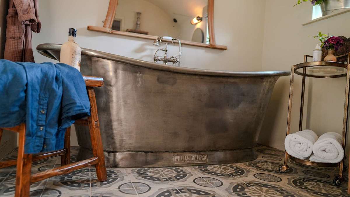 Tin Bath – photo 12