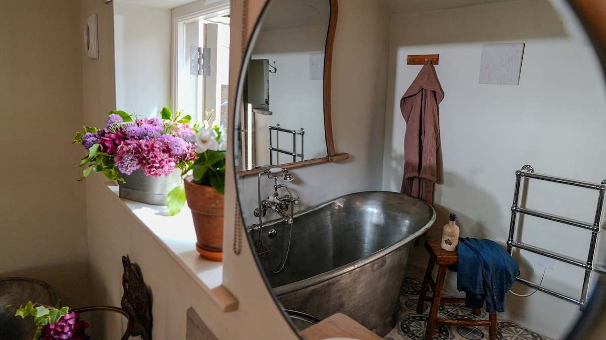 Tin Bath – photo 13