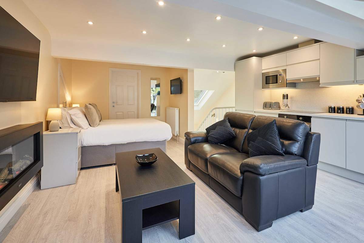 Ross's View, Attic, Apartment 5 – photo 11
