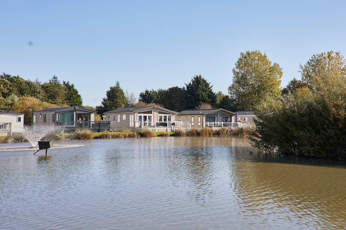 Lakeside Retreat – photo 7