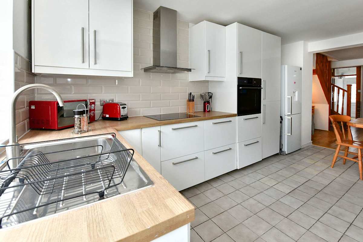 Oxford Street House – photo 1