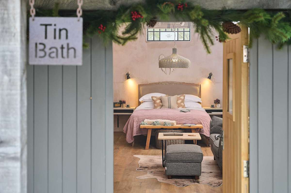 Tin Bath – photo 1