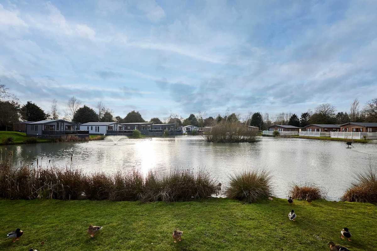 Lakeside Gem Lodge – photo 28