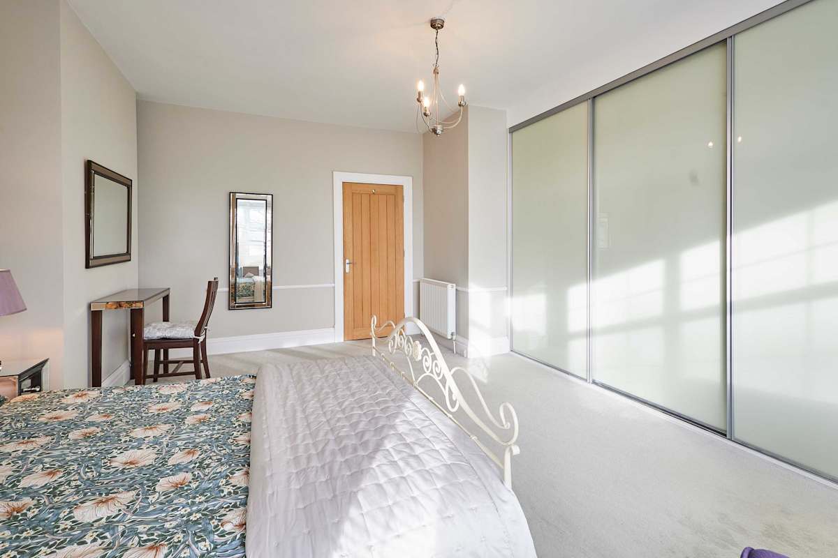 Deepdale Apartment – photo 13