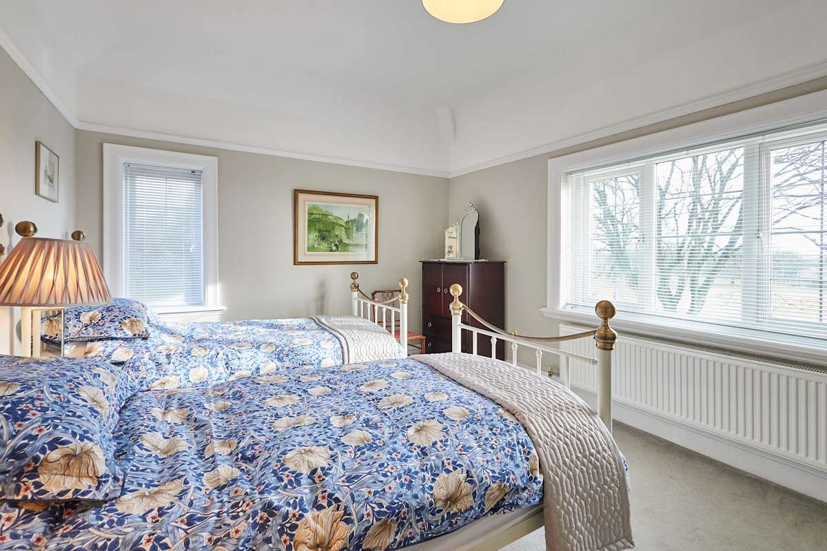 Deepdale Apartment – photo 16