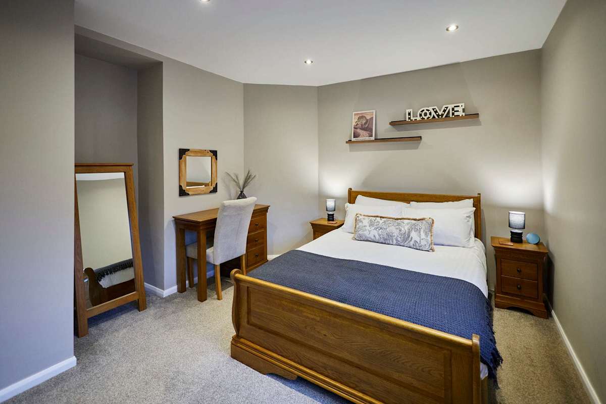 Crescent House – photo 16