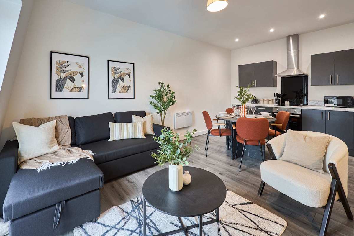 18 Queens Court – photo 5