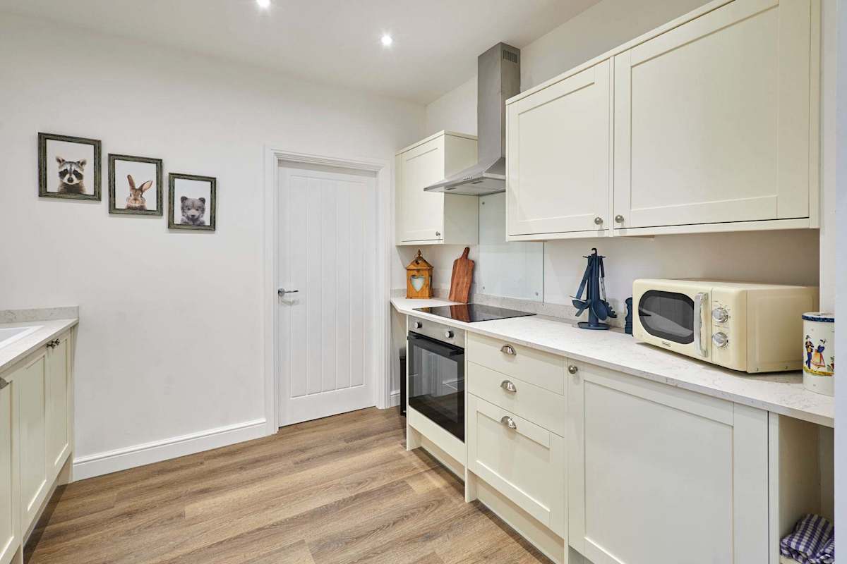 The Coach House Apartment 3 – photo 11