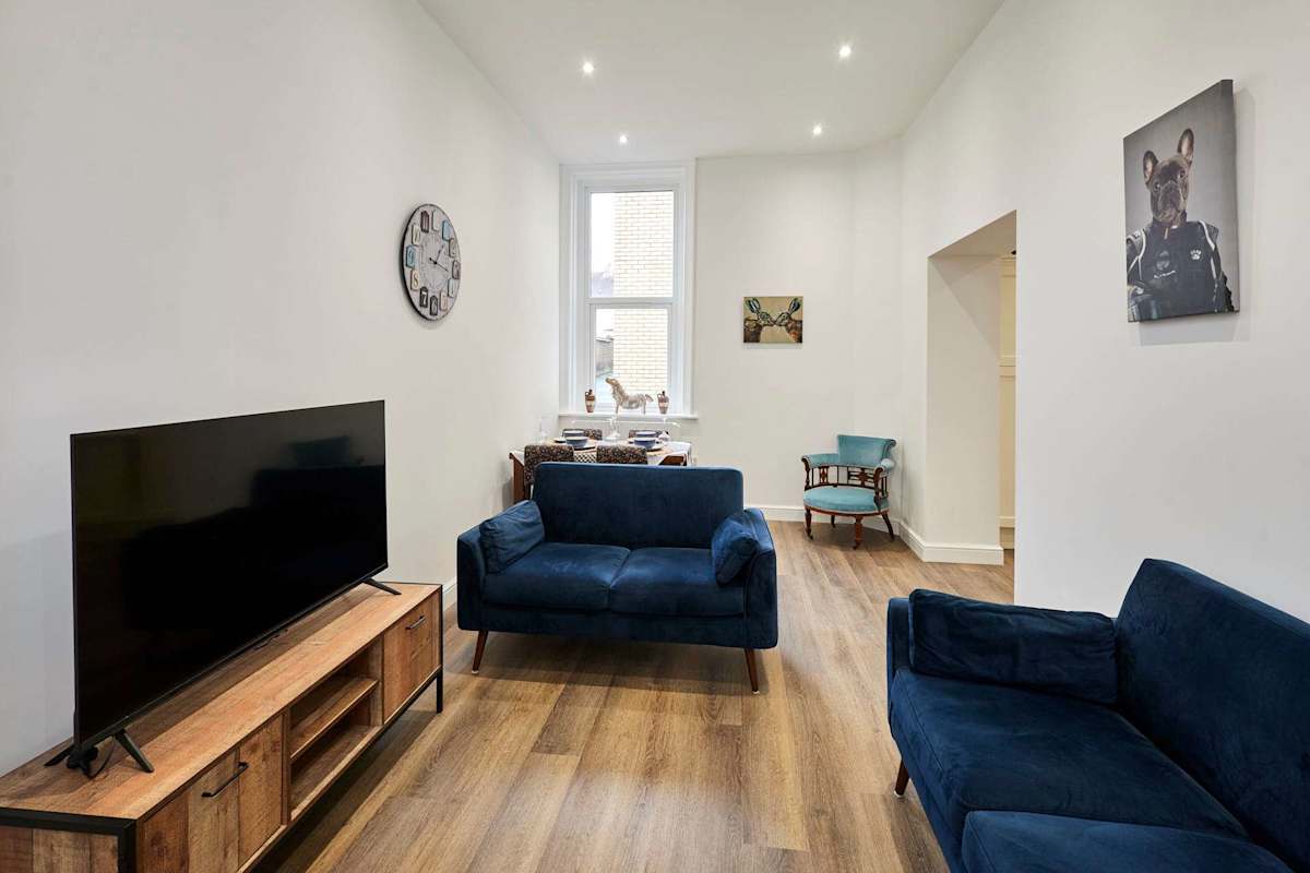 The Coach House Apartment 3 – photo 2