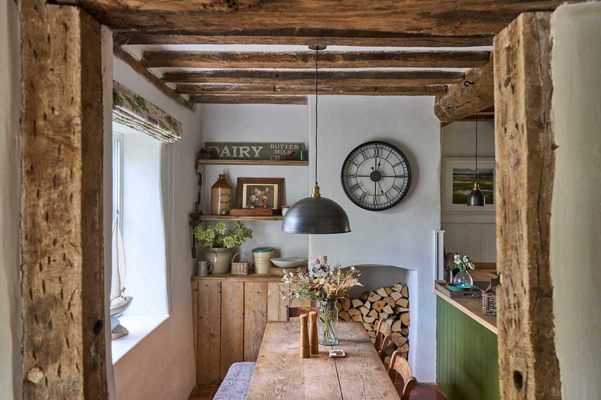 Woodcutters Cottage – photo 12