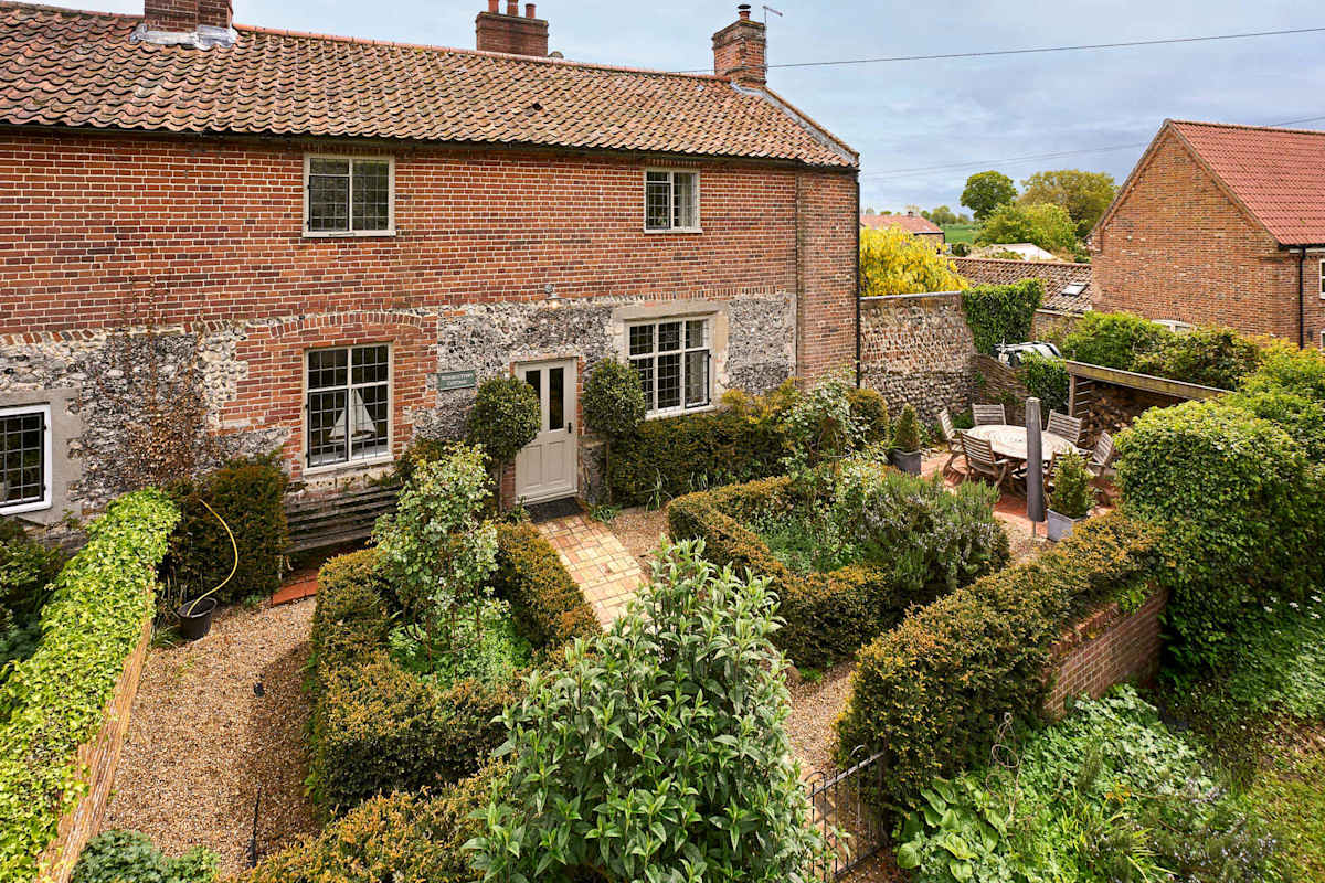 Woodcutters Cottage – photo 1