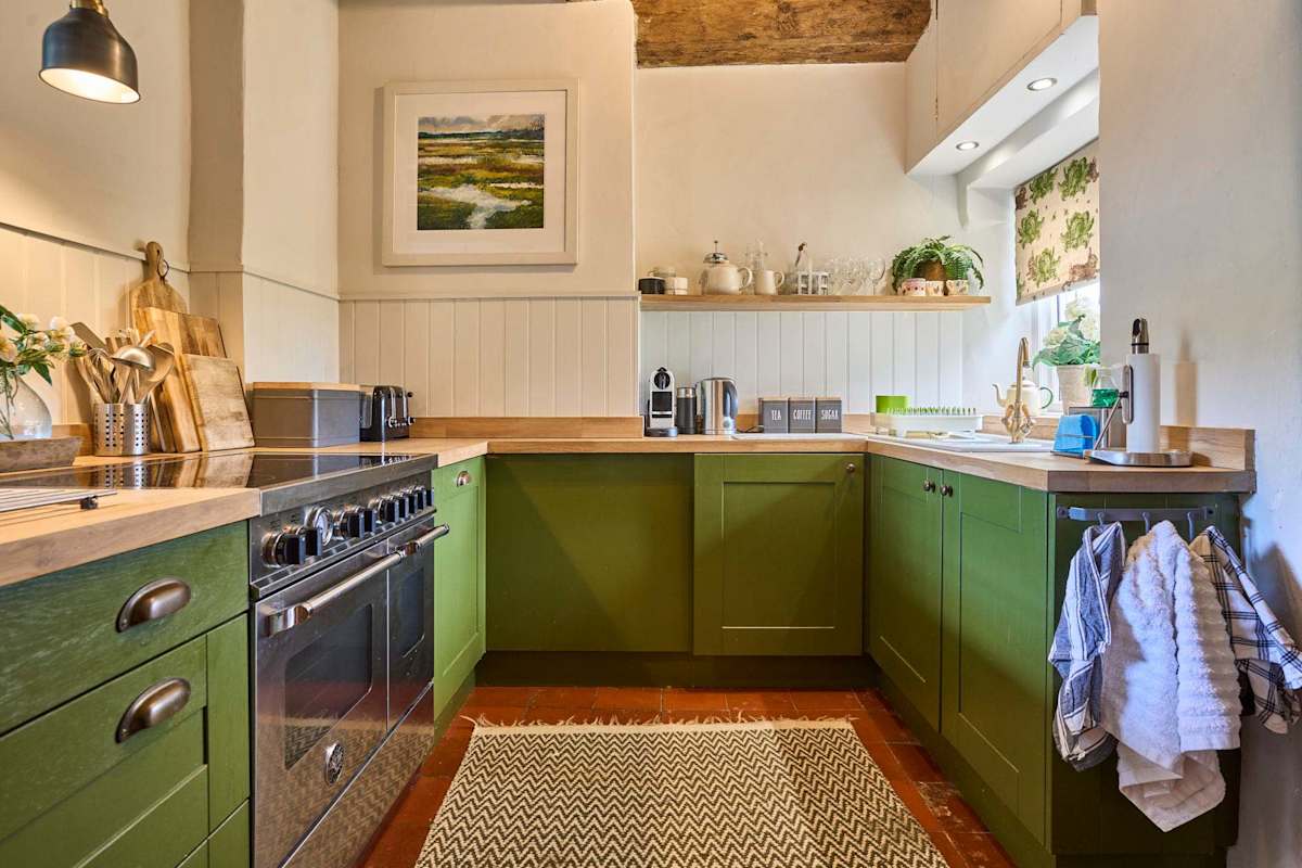 Woodcutters Cottage – photo 8
