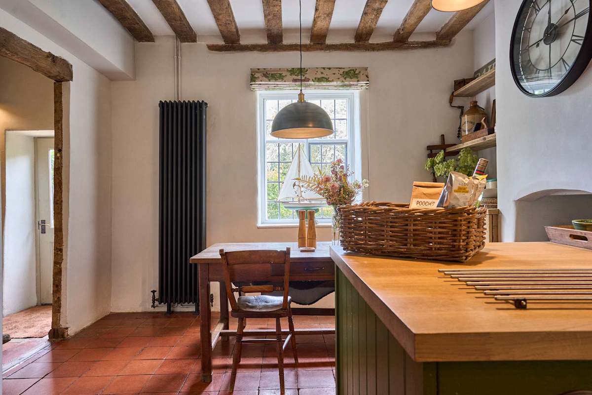 Woodcutters Cottage – photo 11