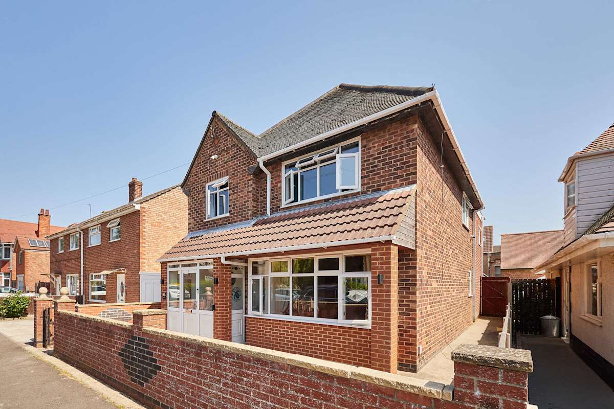 Roseberry Avenue – photo 1