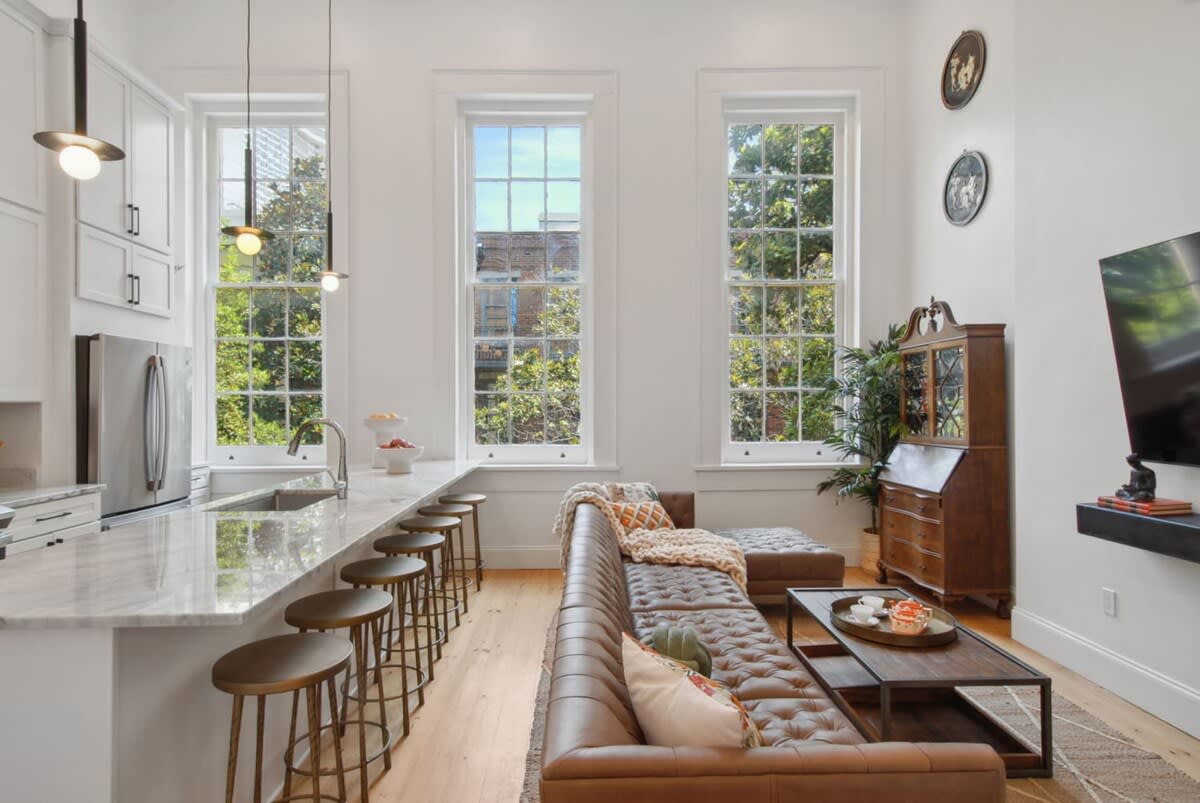 Whole 41BR NOLA Building | French Quarter 9 Suites photo 1