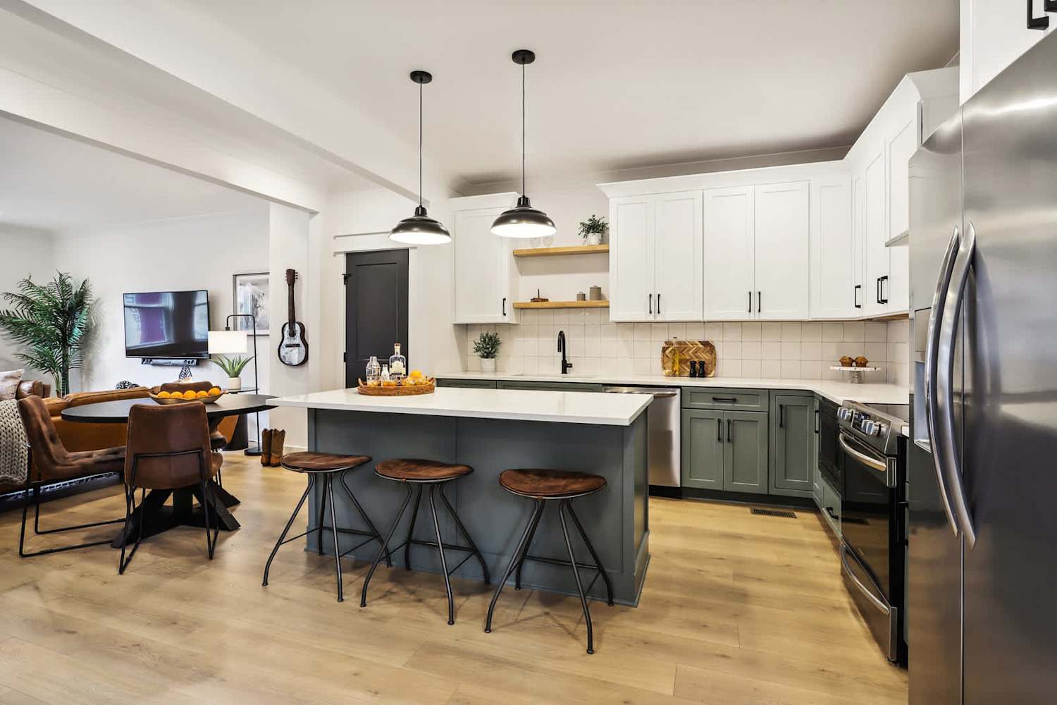 Two Beautiful Luxury Renovations, Near Downtown photo 2