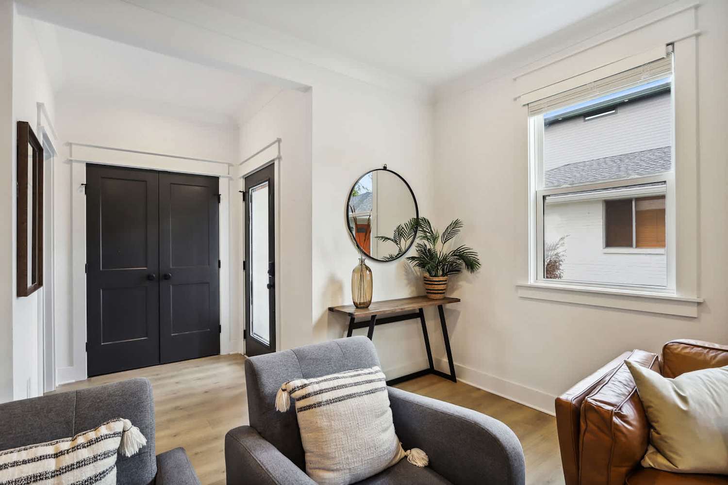 Modern Two Townhomes, Close to Downtown photo 2