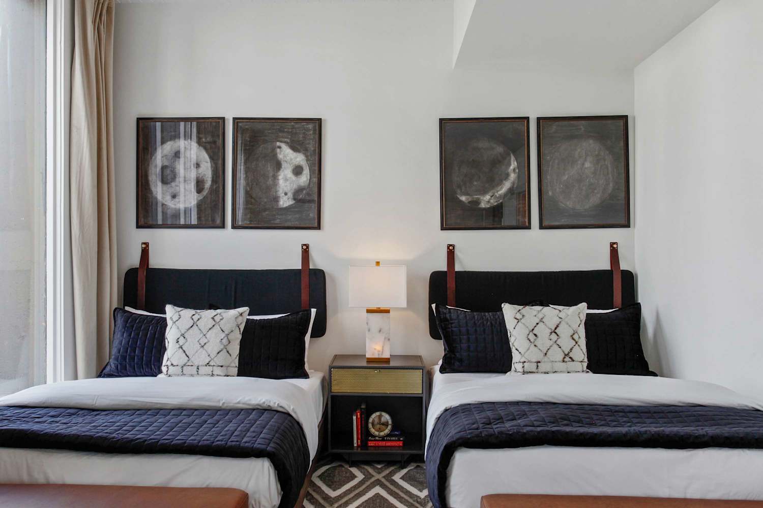 6BR Savannah Condo Combo, Walk to Nightlife photo 2