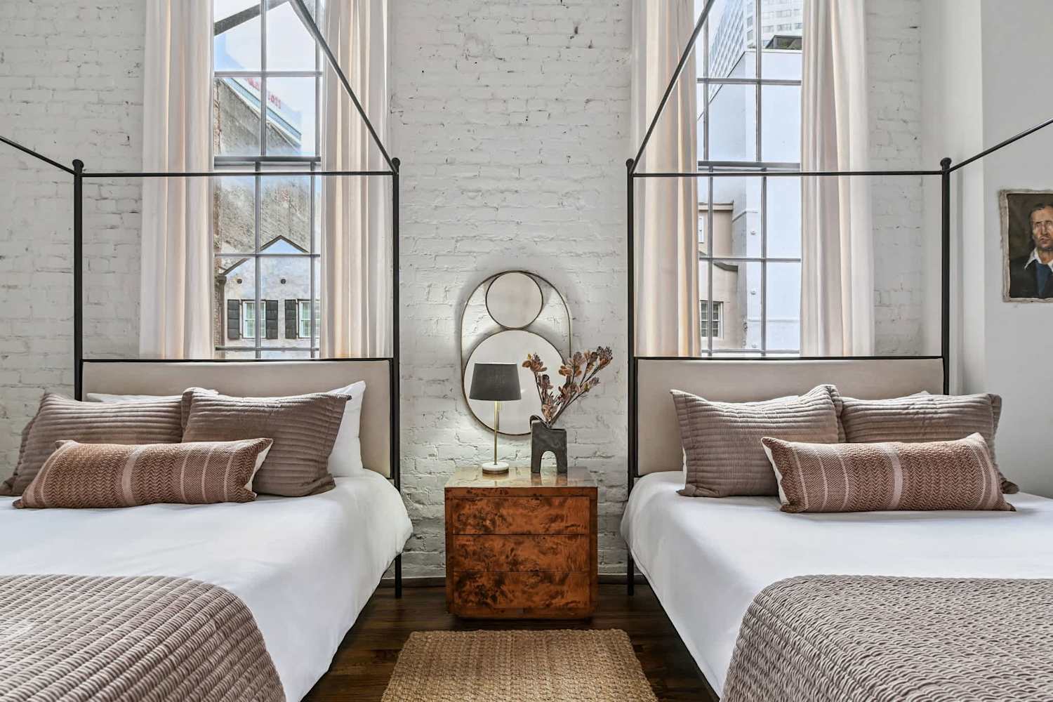 Space & Luxury in CBD, Steps To FQ photo 2