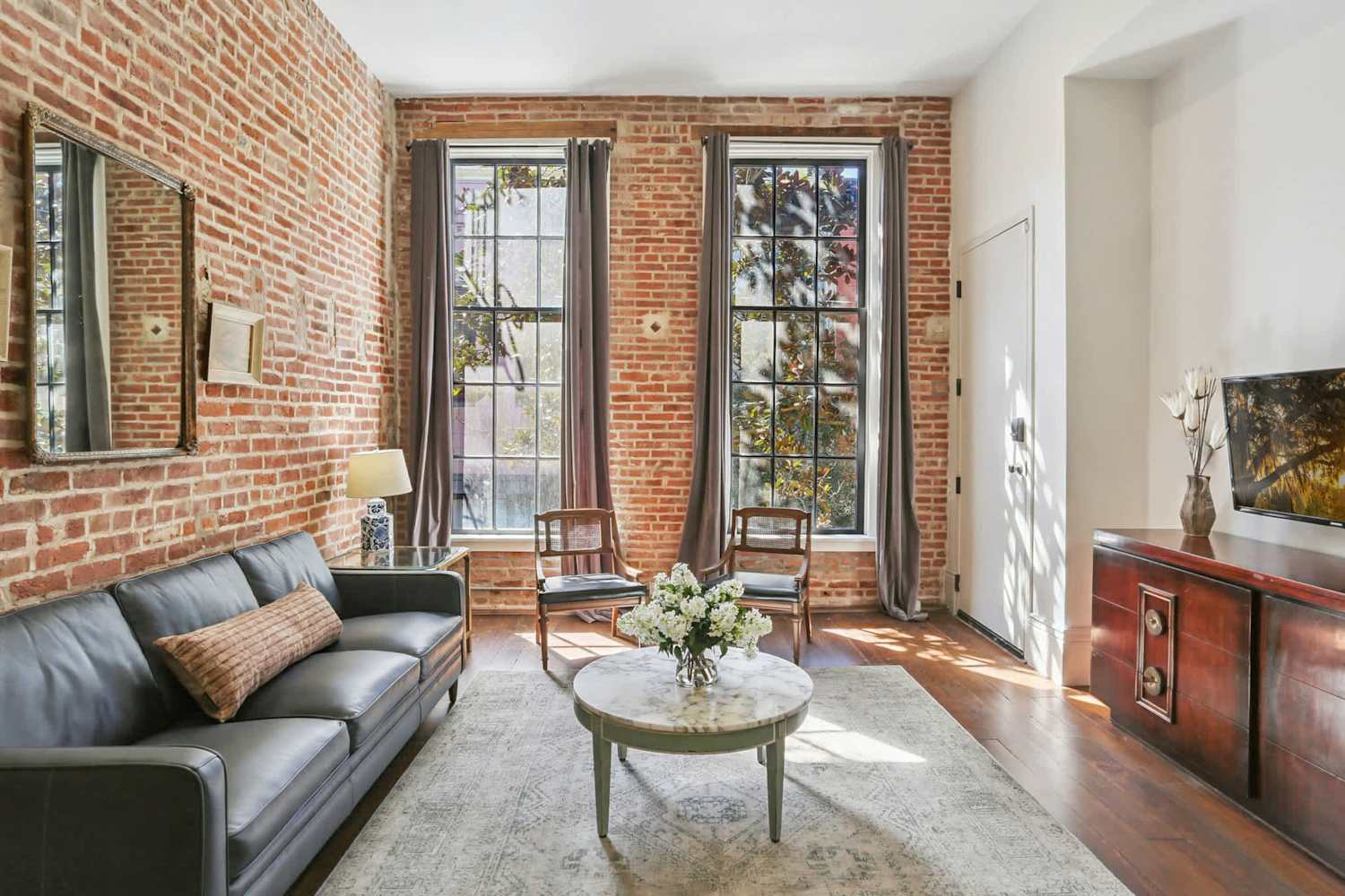 Chic Renovated Condo Suite, Near French Quarter photo 2