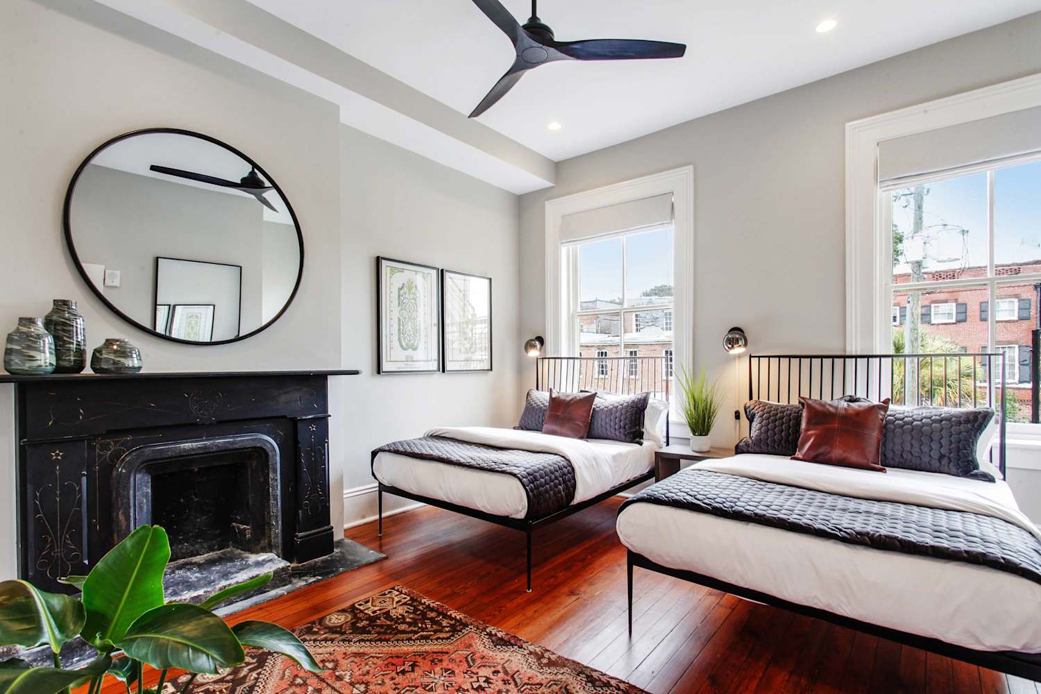 1BR Historic Condo | Savannah Courtyard Stay photo 1