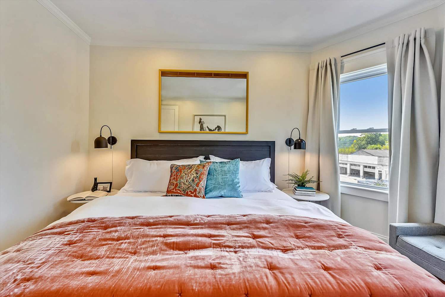 Grand 10BR Jamaica Plain | Dual Floor Combo photo 2