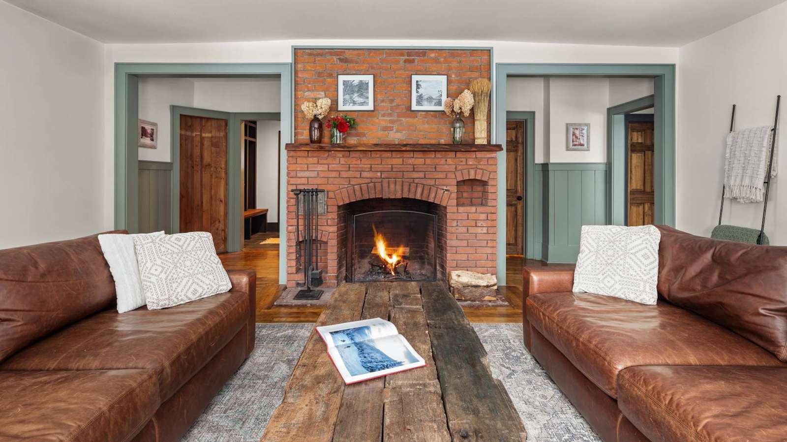 Spacious 5BR Stowe Resort | Forest & River Views photo 2