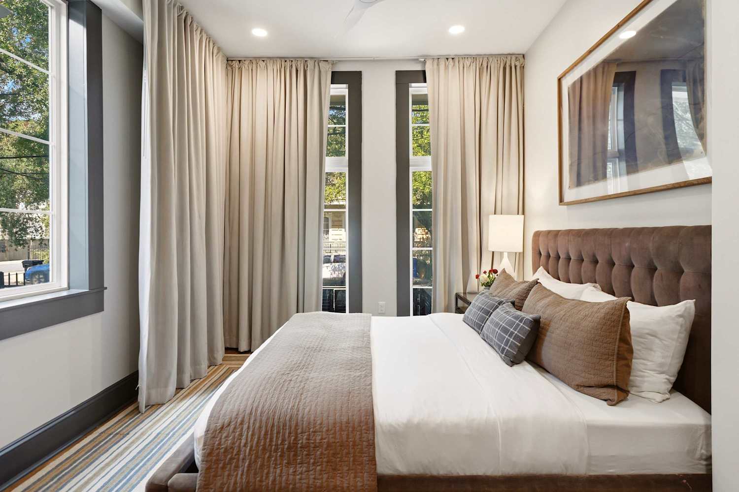 2 Unit Modern Combo | Heated Pool | Near FQ photo 2