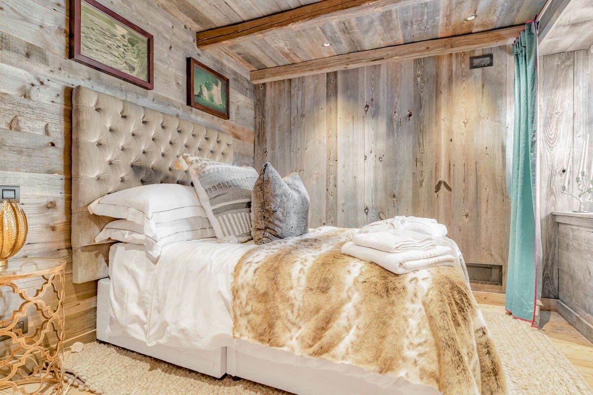 Chalet Ice — 10