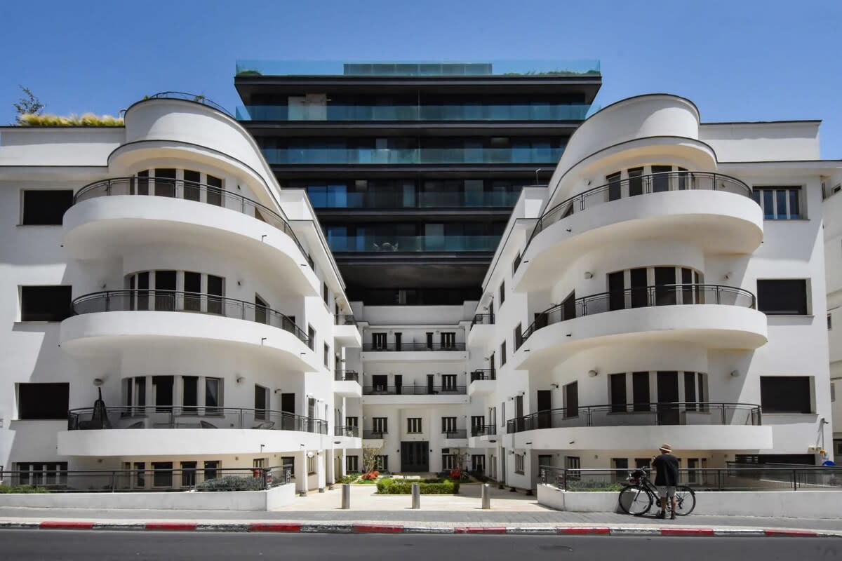 Luxury 2BR Bauhaus on the beach by HolyGuest