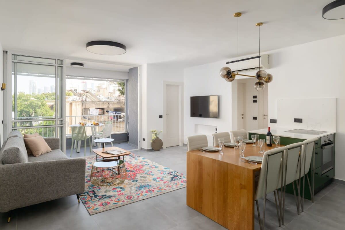Bright 3BR with Balcony in Dizengoff by HolyGuest