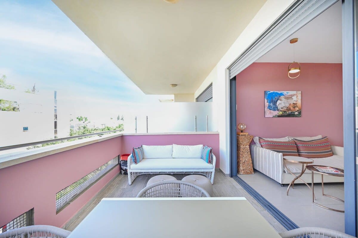 Cozy 2BR with Balcony and Mamad on Dizzengoff by HolyGuest